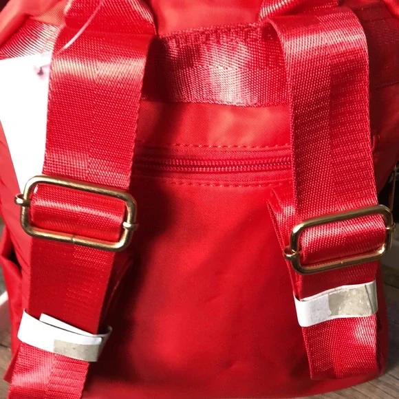 Red Backpack 🎒! - Picture 5 of 7